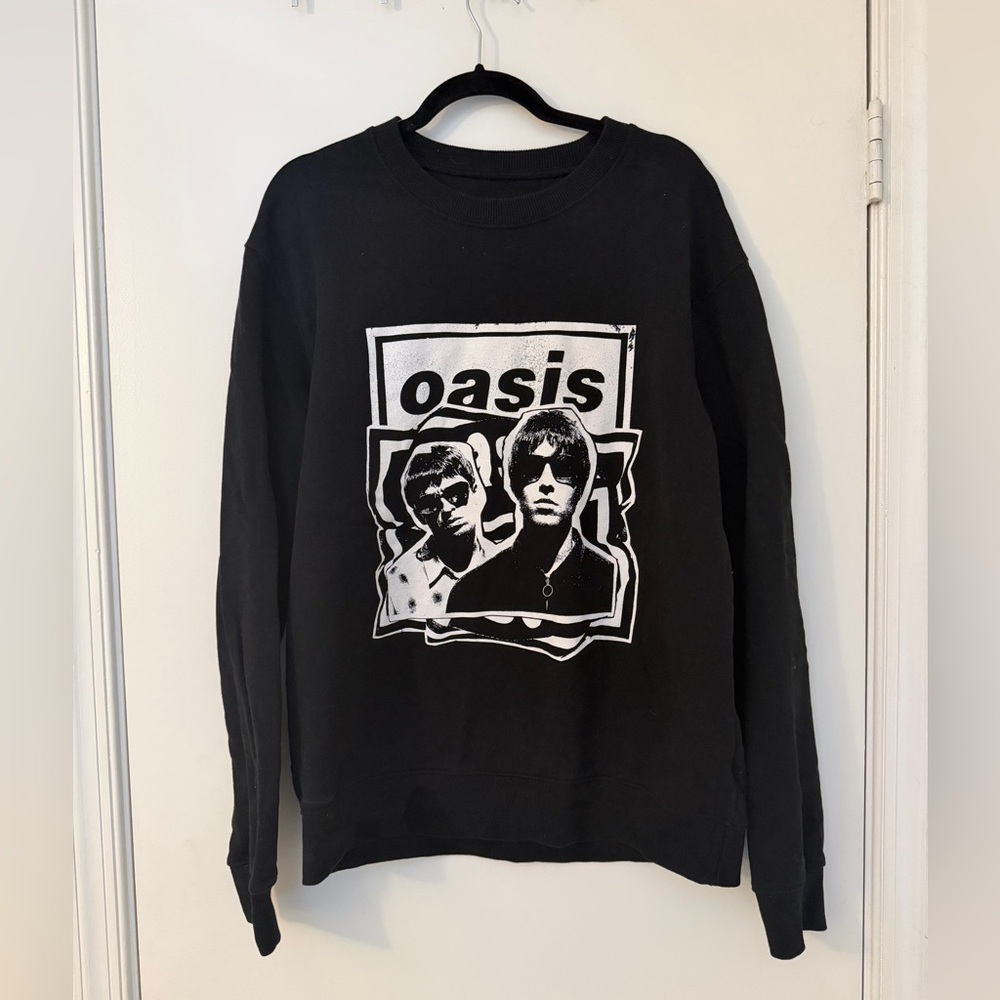 Limited Edition - Oasis Live ‘25 Tour Sweatshirt - Size L (Runs Small)